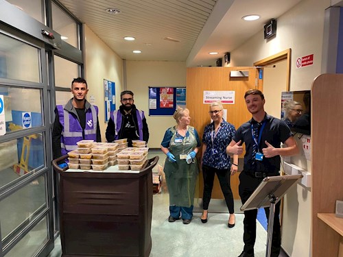 Numaan delivering hot meals to NHS staff